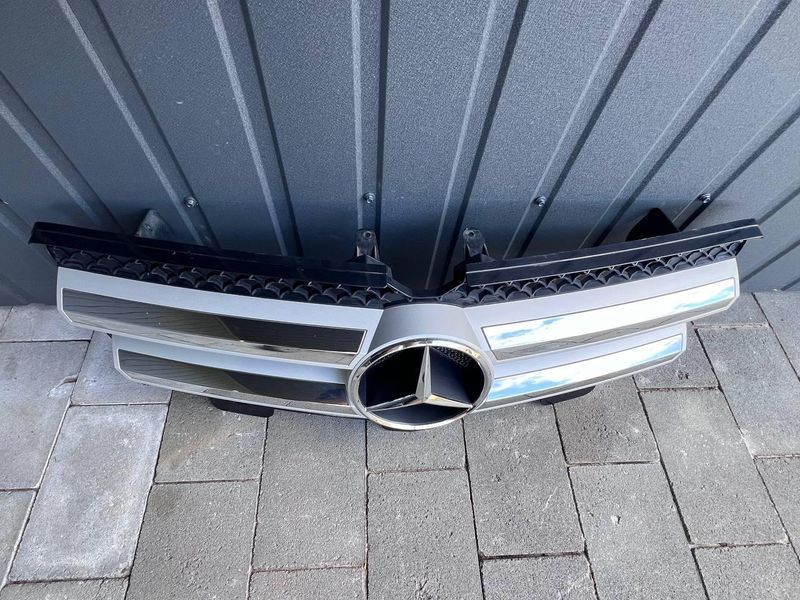 A1648802785 Б/у Решітка радіатора (з логотипом) Mercedes GL 164 (350 crdi 4matis) Мерседес 2011-2012 3119843586 фото