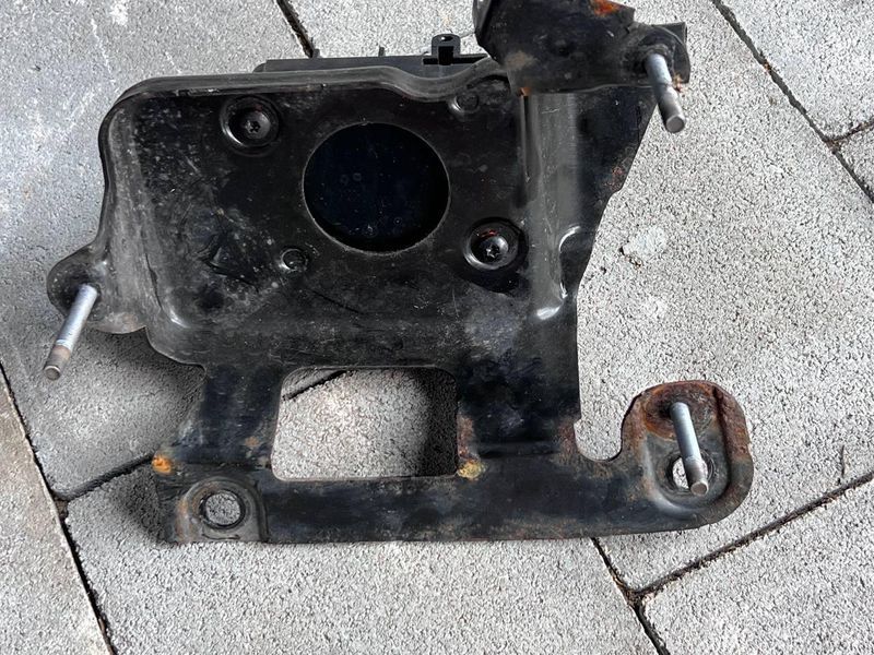 A2123200358 Б/у Блок клапанов пневмоподвески (Airmatic) с кронштейном Mercedes GL 164 (350 crdi 4matis) Мерседес 2011-2012 3140580130 фото
