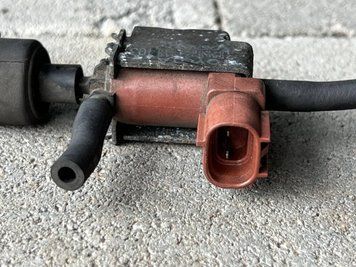2586027010 / 1846004030 Б/у Вакуумный электромагнитный клапан Toyota RAV4 Тойота РАСВ4 2001-2005 3172399466 фото