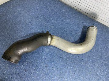 Патрубок интеркулера турбины BMW 5 E39 11612249669d 2548914636 фото
