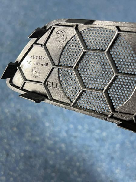 1Z0959856 / 1Z1867436 Б/у Кнопка стеклоподъемника задняя правая / Решетка динамика Skoda Octavia (A5) 2004-2013 2852452929 фото