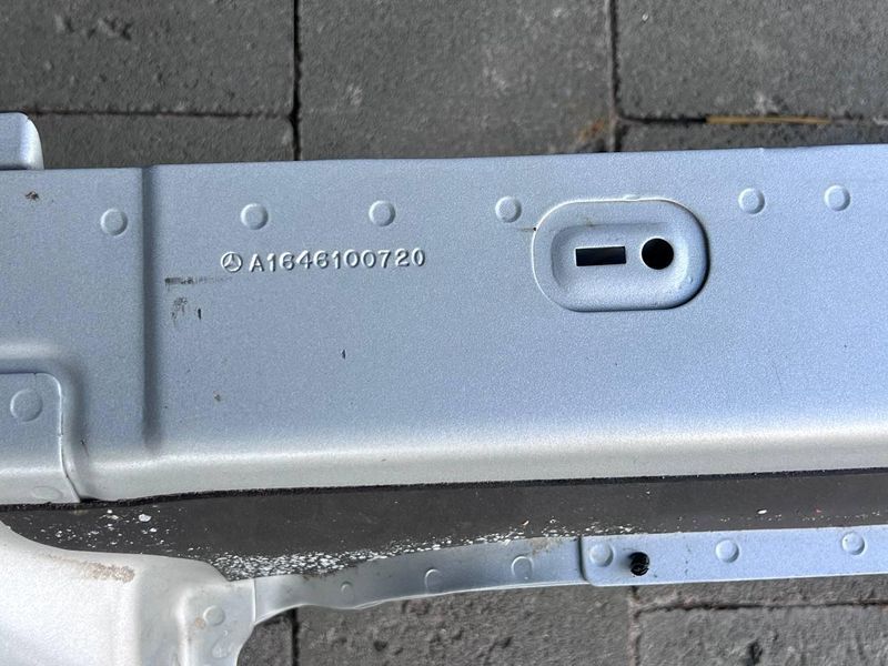 A1646100720 Б/у Кронштейн сидінь (стелаж) Mercedes GL 164 (350 crdi 4matis) Мерседес 2011-2012 3119885110 фото