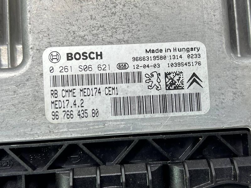 0261S06621/ 9676643580 Б/у Блок управления двигателем (ЕБУ) Bosch MED17.4.2 Peugeot 5008 / Пежо 5008 2009-2013 3242442416 фото