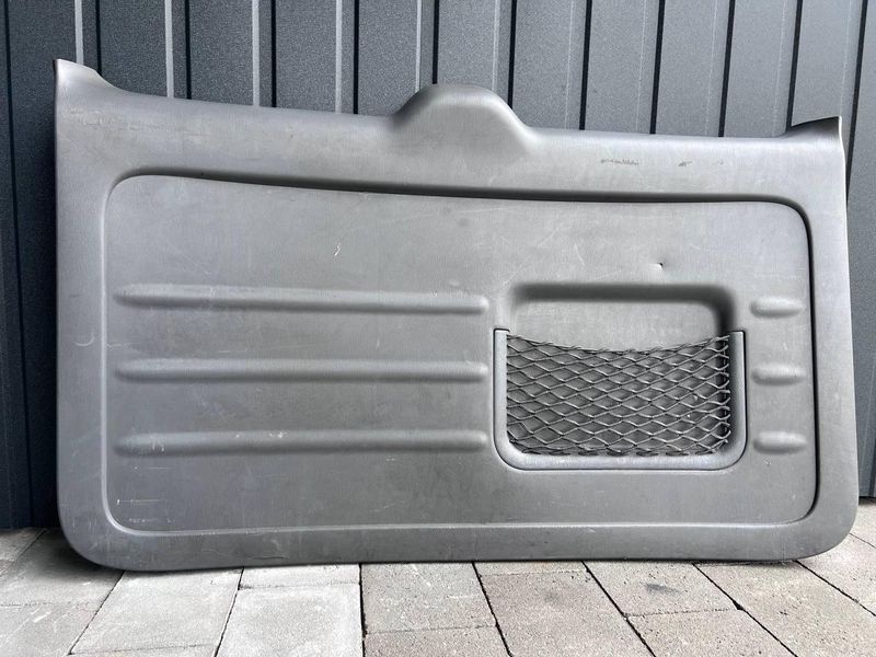6775142030B1 Б/у Обшивка кришки багажника (пластик) Toyota RAV4 Тойота РАВ4 2001-2005 3117456513 фото