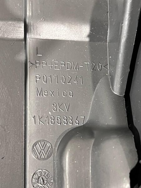 1K1858367 Б/у Накладка торпедо левая под бардачок Volkswagen Golf 5 / Вольксваген Гольф 5 2008-2013 3024640090 фото