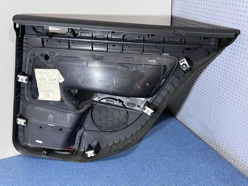 1K4868115 Б/у Карта обшивки задней левой двери Volkswagen Golf 5 / Вольксваген Гольф 5 2008-2013 3103431695 фото