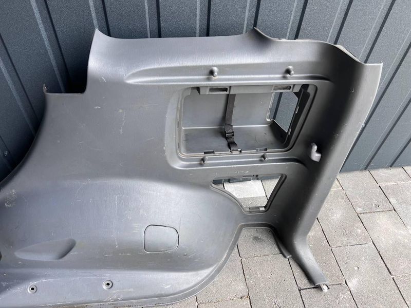 6473042050 Б/у Обшивка багажника бокова права Toyota RAV4 Тойота РАВ4 2001-2005 3117457359 фото