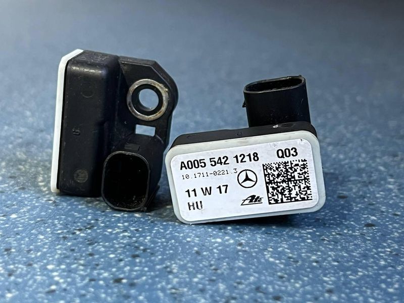 A0055421218 Б/у Датчик ускорения ESP Mercedes-Benz ML-Class W163 2.7 D/Мерседес-Бенс В163 1997-2005 3188100809 фото