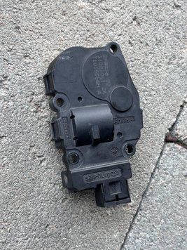410475522 / 412650752 Б/у Моторчик заслінки пічки (клімат-контролю) Mercedes GL 164 (350 crdi 4matis) Мерседес 2011-2012 3140699637 фото
