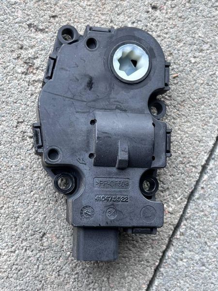 410475522 / 412650752 Б/у Моторчик заслінки пічки (клімат-контролю) Mercedes GL 164 (350 crdi 4matis) Мерседес 2011-2012 3140699637 фото