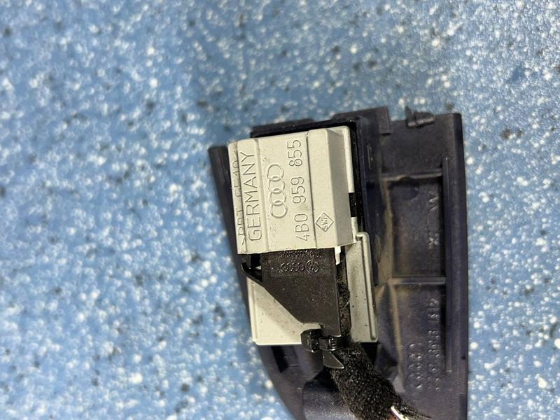 4B0959855 Б/у Кнопка стеклоподъемника передняя правая Audi A6 C5 1.9 TDI 1997-2004 2789643653 фото
