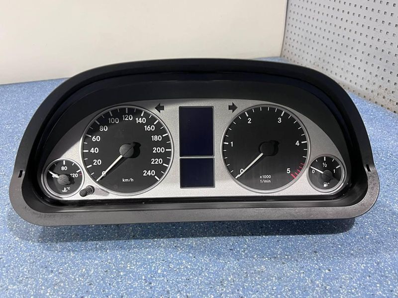 A1695404448 / A1695409511 / A1694421521 Б/у Панель приладів Mercedes-Benz W245 2005-2011 3012422009 фото