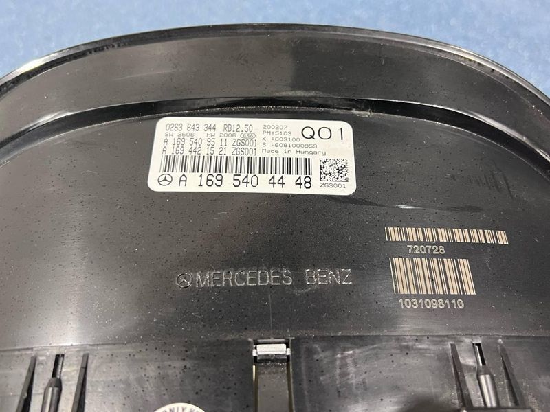 A1695404448 / A1695409511 / A1694421521 Б/у Панель приладів Mercedes-Benz W245 2005-2011 3012422009 фото