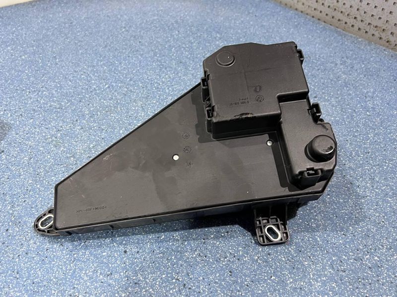913883001 / 518956057 Б/у Блок запобіжників BMW 5 E61 (E60) 2004-2010 2997877472 фото