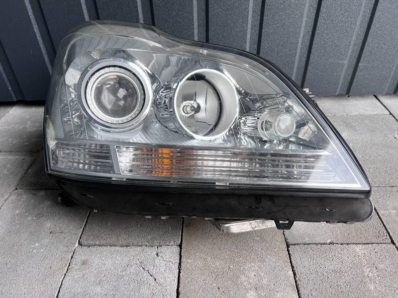 A1648208861 / A1648260491 Б/у Права передня ксенонова фара Mercedes GL 164 (350 crdi 4matis) Мерседес 2011-2012 Англія 3139702694 фото