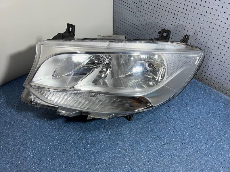 A9109060200 Б/у Фара передняя левая Mercedes Sprinter (Англ) W907 / W910 2018-2025 2829989073 фото