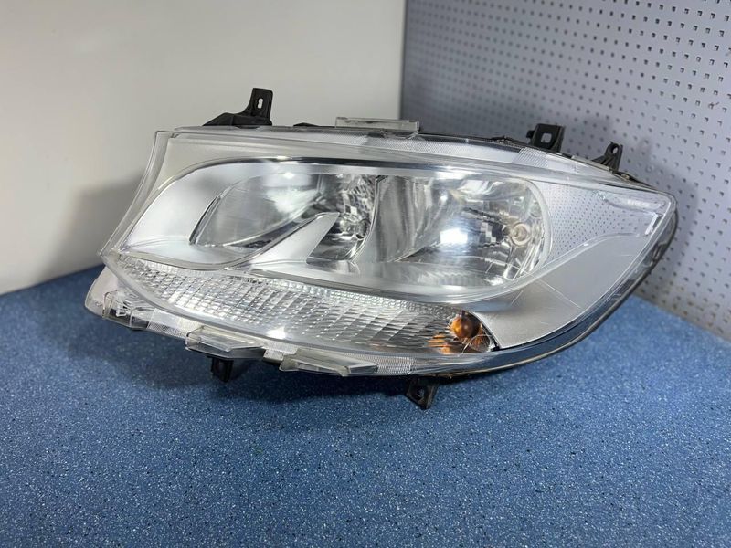 A9109060200 Б/у Фара передняя левая Mercedes Sprinter (Англ) W907 / W910 2018-2025 2829989073 фото