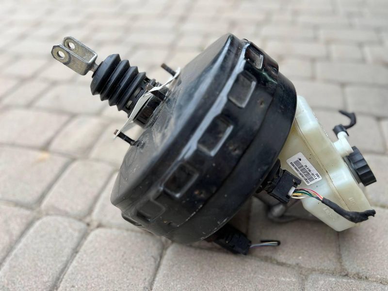 A1644301530 Б/у Вакуумний підсилювач гальм у зборі Mercedes GL 164 (350 crdi 4matis) Мерседес 2011-2012 3140743397 фото
