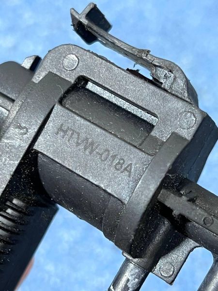 Б/у Вакуумный электромагнитный клапан EGR Skoda / VW / Audi / Seat 16, Низ / Вольксваген / Ауди / Сиат 3074581003 фото
