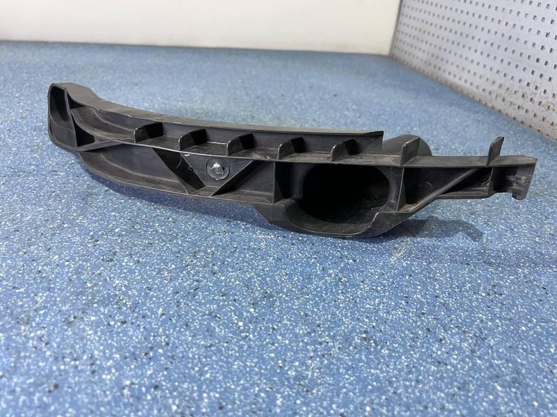 1K0807889B Б/у Лівий кронштейн переднього бампера Volkswagen Golf 5 / Вольксваген Гольф 5 2008-2013 3043180898 фото