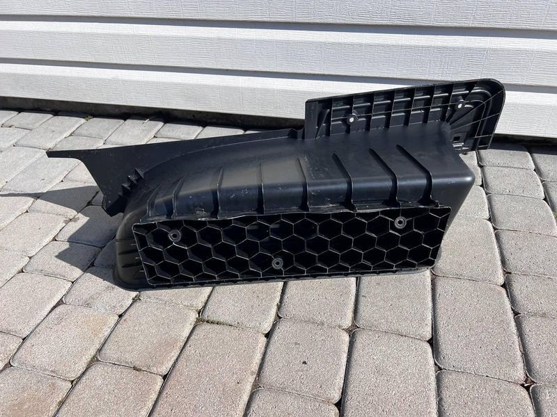 A9106860100 Б/у Подножка / порог / ступенька передняя левая Mercedes Sprinter W907 (910) 2018-2025 2962205938 фото