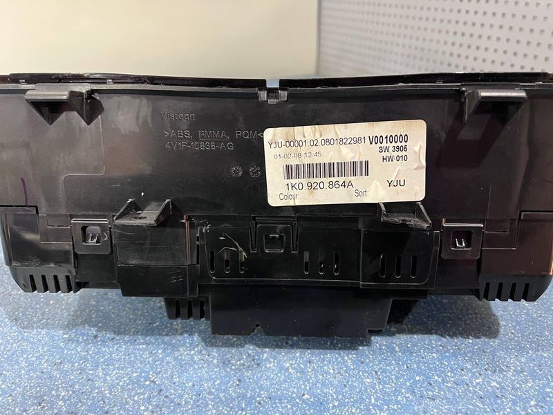 1K0920864A Б/у Панель приладів (дефект кріплення) Volkswagen Golf 5 2008-2013 3007009244 фото