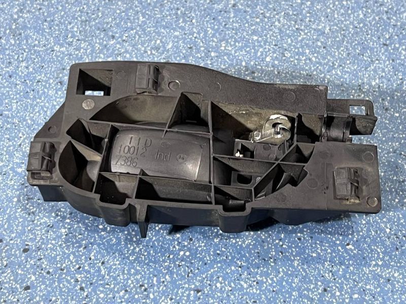 11D100127386 / 965261771 Б/у Ручка задних левых внутренних дверей Peugeot 407 / Пежо 407 2004-2011 3020384316 фото