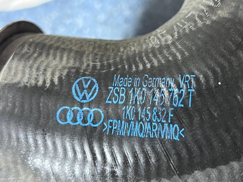 1K0145828C / 1K0145762T Б/у Шланг (патрубок) інтеркулера Volkswagen Golf 5 / Вольксваген Гольф 5 2008-2013 3074608850 фото