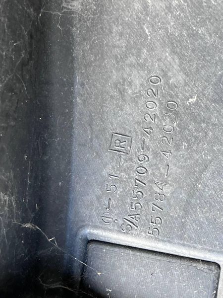 5570842110 / 5570942020 Б/у Пластиковая решетка под лобовое стекло (Жабо) Toyota RAV4 Тойота РАВ4 2001-2005 3117568718 фото