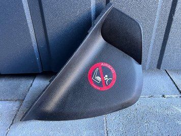 A1646800339 Б/у Ліва бічна накладка на торпедо Mercedes GL 164 (350 crdi 4matis) Мерседес 2011-2012 3137285582 фото