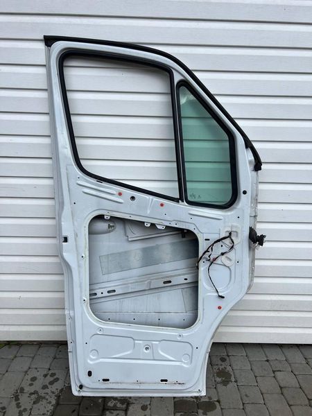 Б/у Передні ліві двері Mercedes Sprinter W907 // Мерседес Спрінтер В907 2018-2025 3049638391 фото