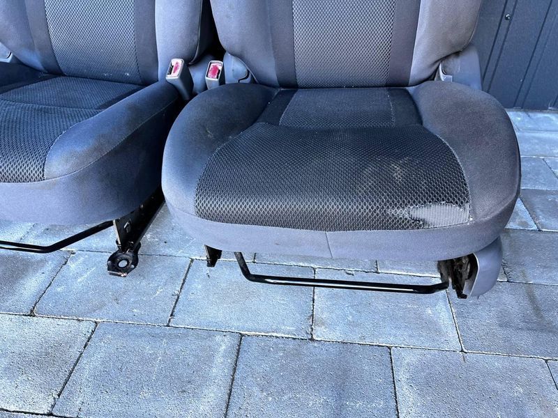 Б/у Передні сидіння (водійське та пасажирське) Toyota RAV4 Тойота РАВ4 2001-2005 3146562842 фото
