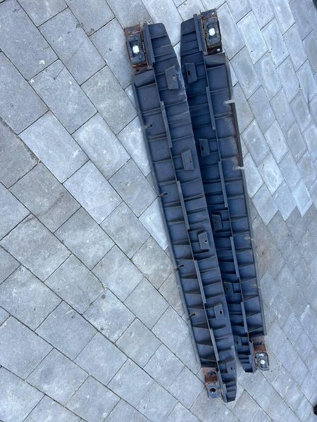 A1646900910 / A1646900810 Б/у Кронштейн крепление порога правый / левый Mercedes GL 164 (350 crdi 4matis) Мерседес 2011-2012 3146580035 фото