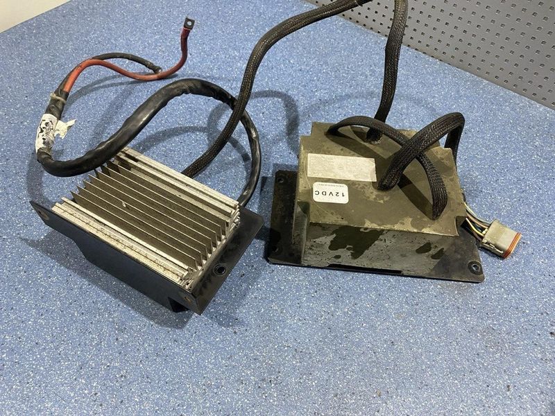 Преобразователь напряжения Xarios Transicold Carrier Transformer 12V 2444020929 фото