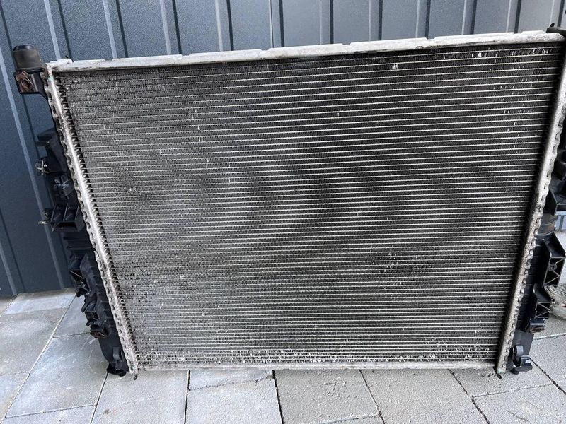 A1645001704 / A2515000703 Б/у Радіатор охолодження двигуна (основний) Mercedes GL 164 (350 crdi 4matis) Мерседес 2011-2012 3123028696 фото