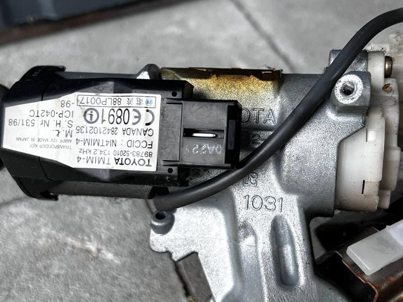 8978352010 Б/у Рулевая колонка в сборе с (ЕУР) и кардан. шарниром Toyota RAV4 Тойота РАВ4 2001-2005 3166314719 фото