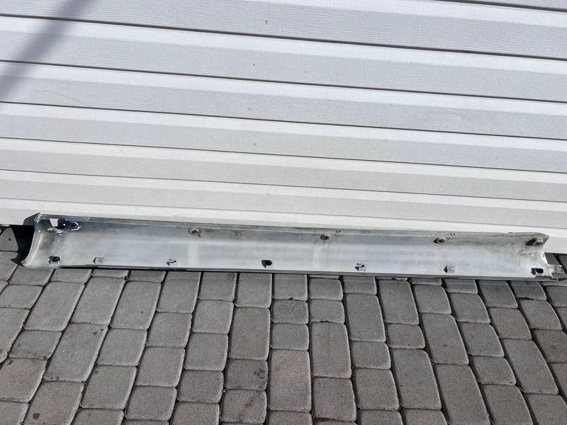 1636900240 Б/у Накладка порога правая (рестайлинг) Mercedes-Benz ML W163 (270) 1998-2005 2964185927 фото