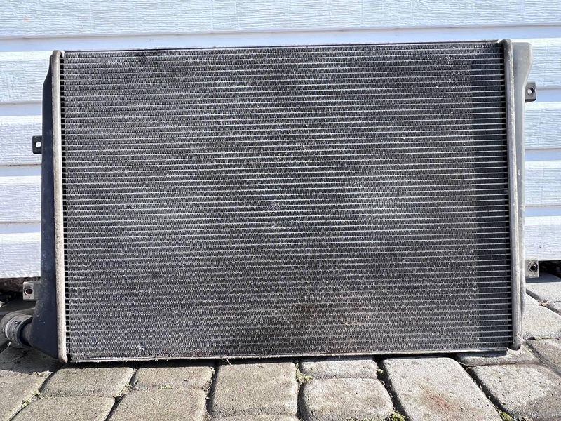 3C0121253R Б/у Радиатор охлаждения двигателя Volkswagen Passat B6 2005-2010 2914897089 фото