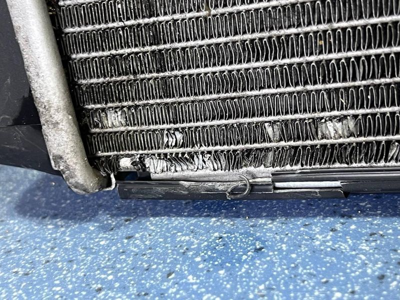 1K0121251DD Б/у Радіатор охолодження Skoda / VW / Audi / Seat // Шкода / Вольксваген / Ауді / Сіат 3044138699 фото