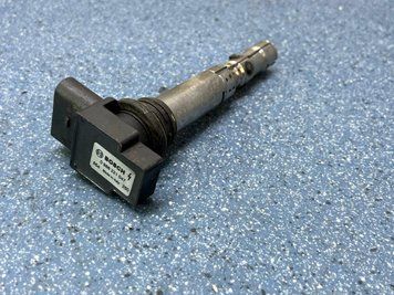 0986221047 Б/у Котушка запалювання (Bosch) Skoda Fabia 2 (1.2 бенз.) / Шкода Фабія 2 2007-2010 3239652406 фото
