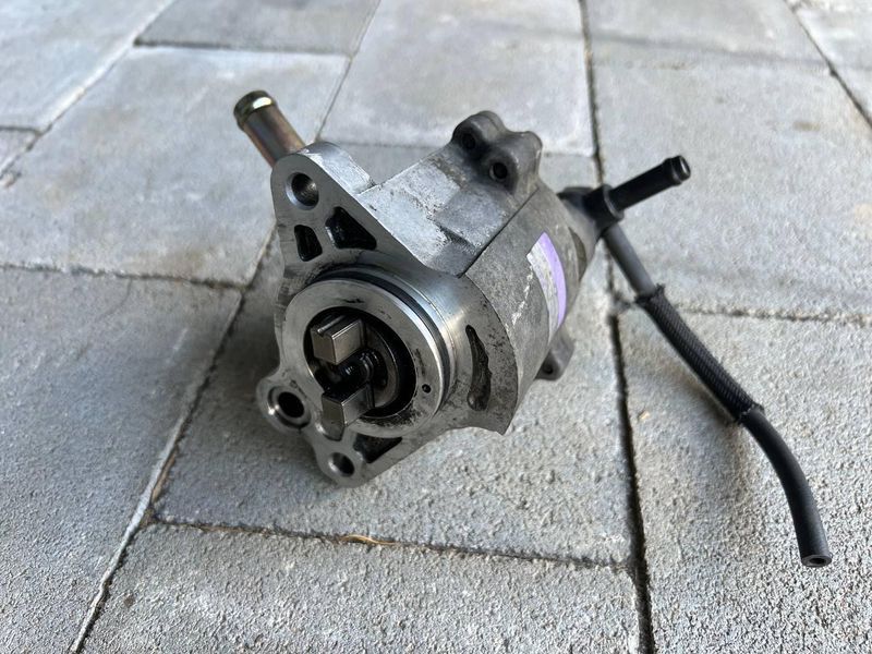2930027020 / 0810002740 Б/у Вакуумний насос (Denso) Toyota RAV4 Тойота РАВ4 2001-2005 3141546510 фото