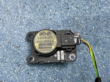 Z5509001 / HAD36004A Б/у Сервопривід / моторчик заслонки пічки (обігрівача) Peugeot 5008 / Пежо 5008 2009-2013 3243981534 фото