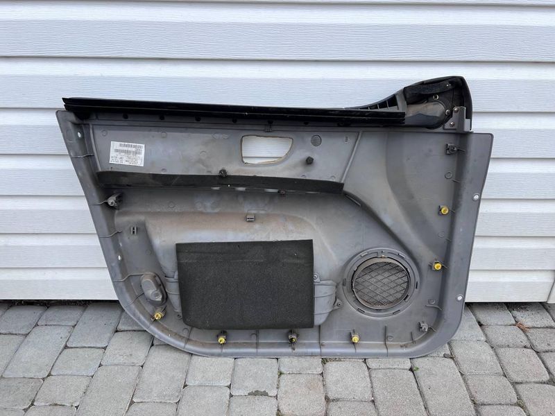 823603E000 Б/у Карта дверей передня права Kia Sorento / Кіа Соренто 2.5 CRDi 140 л.с. / 103 кВт (D4CB) 2004-2007 3054598921 фото