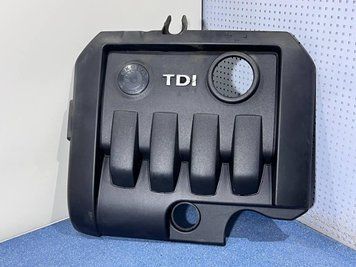 03G103925B Б/у Крышка двигателя декоративная Volkswagen Golf 5 / Вольксваген Гольф 5 2008-2013 3036854764 фото
