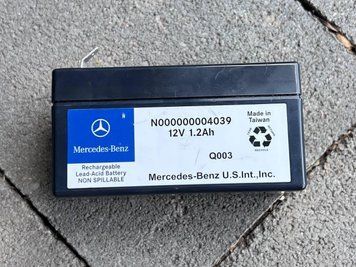 N000004039 Б/в Вспомогательный аккумулятор Mercedes GL 164 (350 crdi 4matis) Мерседес 2011-2012 3137473346 фото