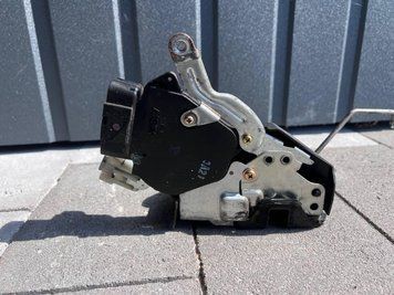 6911042090 Б/у Актуатор замка задней двери (крышки багажника) Toyota RAV4 // Тойота РАВ4 2001-2005 3110536489 фото