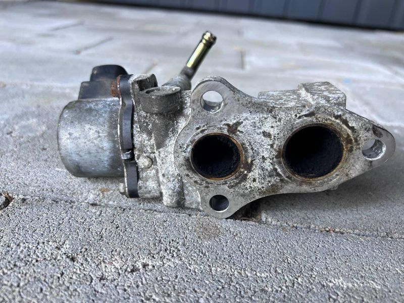 2562027080 / 1350008090 Б/у Клапан рециркуляции выхлопных газов (EGR) Toyota RAV4 Тойота РАВ4 2001-2005 3132027894 фото
