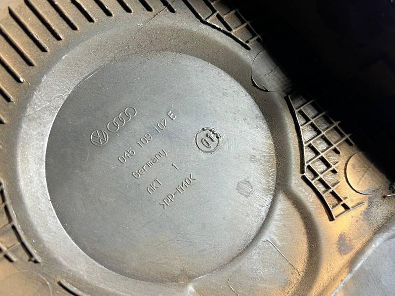 045109107E Б/у Захист ременя ГРМ верхній Audi / Volkswagen / Seat / Skoda 2769577207 фото