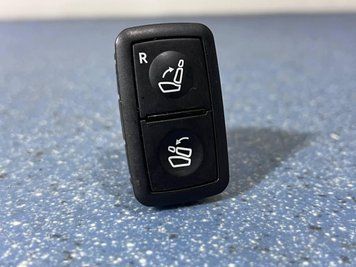 A1648707010 Б/у Кнопки керування складним сидінням (перемикачі) Mercedes GL 164 (350 crdi 4matis) Мерседес 2011-2012 3127451866 фото