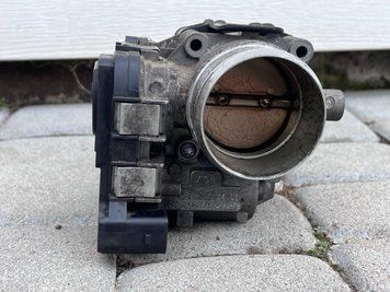 03C133062D / 03C129721B Б/у Дросельна заслінка (в зборі) / Патрубок Volkswagen Golf 5 / Вольксваген Гольф 5 2008-2013 3076285531 фото